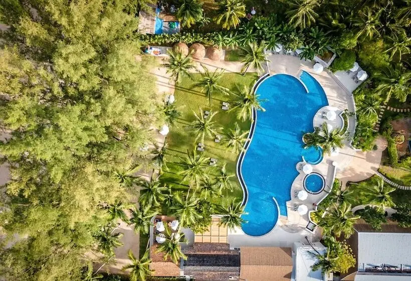 هتل Outrigger Khao Lak Beach Resort