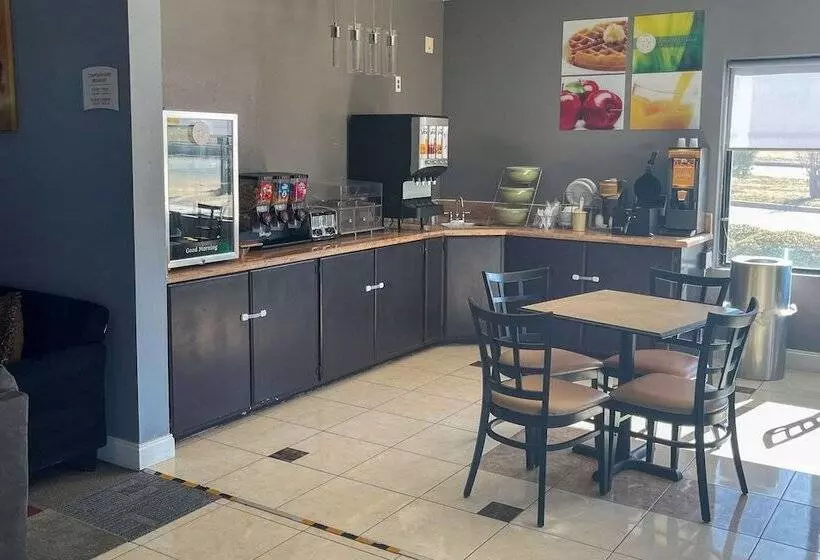 هتل Quality Suites