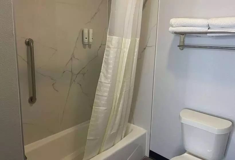 هتل Quality Suites