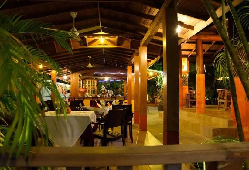 Отель Sunrise Club