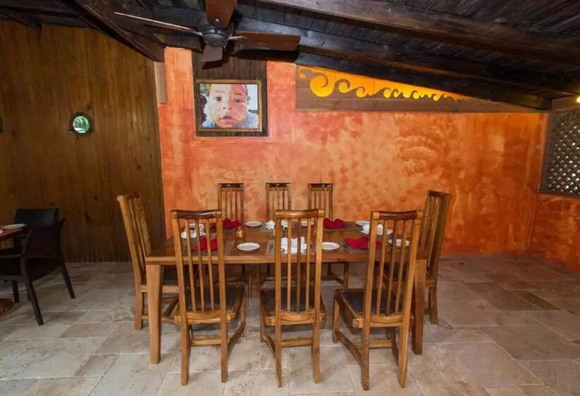 Отель Sunrise Club