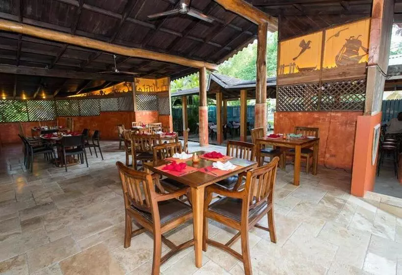 Отель Sunrise Club