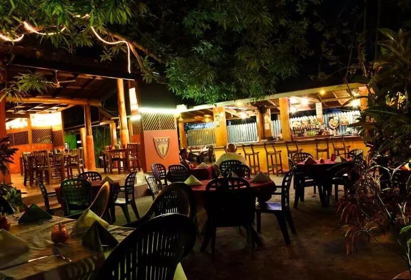 Отель Sunrise Club