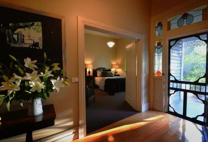 Aamiaismajoitus (B&B) Clement House