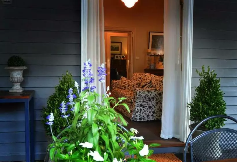 Aamiaismajoitus (B&B) Clement House