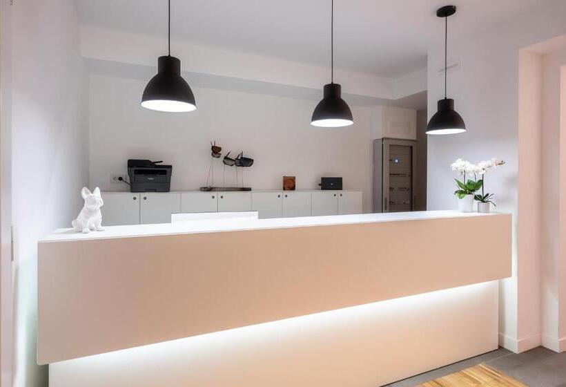 تختخواب و صبحانه Domu' Montegrappa 54