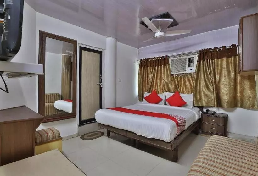 هتل Maninagar Residency