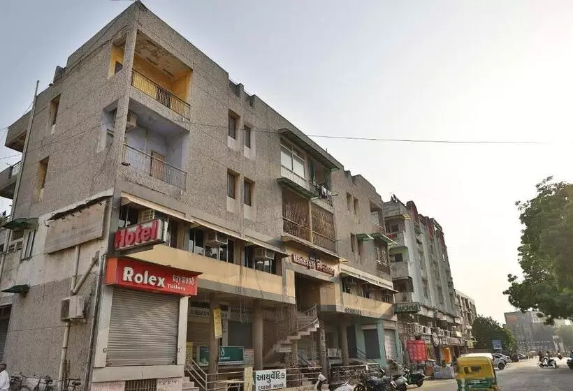 هتل Maninagar Residency