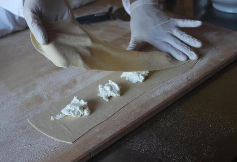 فندق Agriturismo Fattoria Santa Vittoria