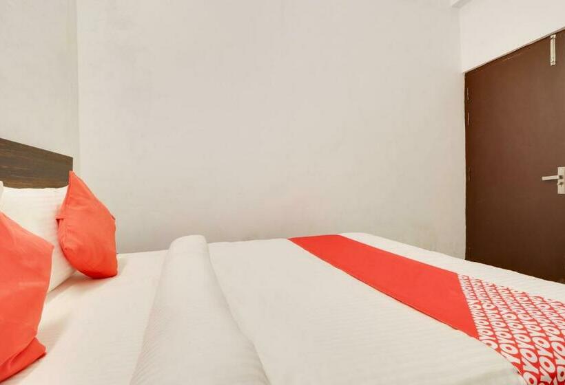 هتل The Velvet Chinhat Tiraha