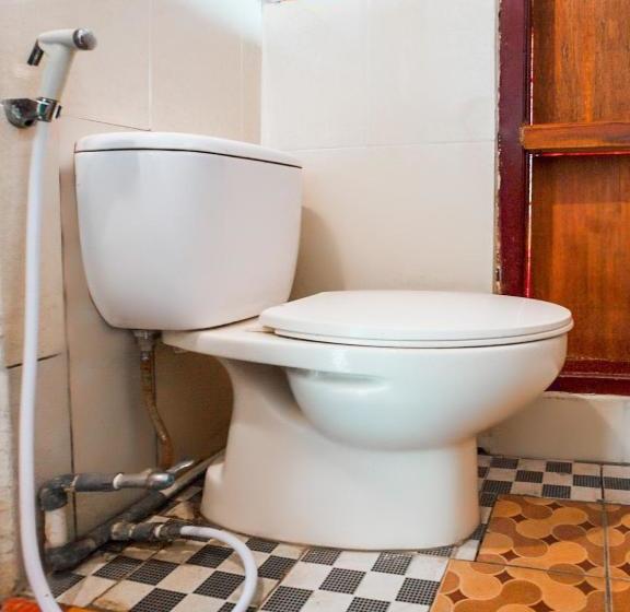 Hotel Oyo 3004 Penginapan Bromo Adi