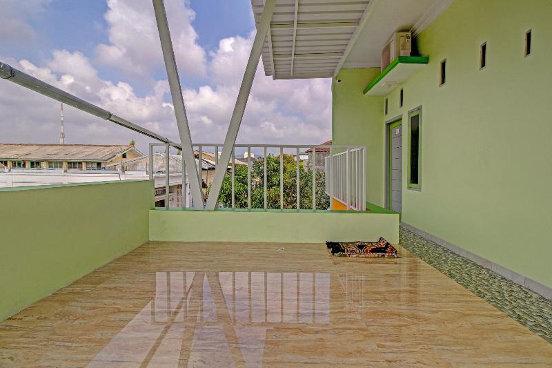 هتل Reddoorz Syariah At Shakira Alesha Enggal