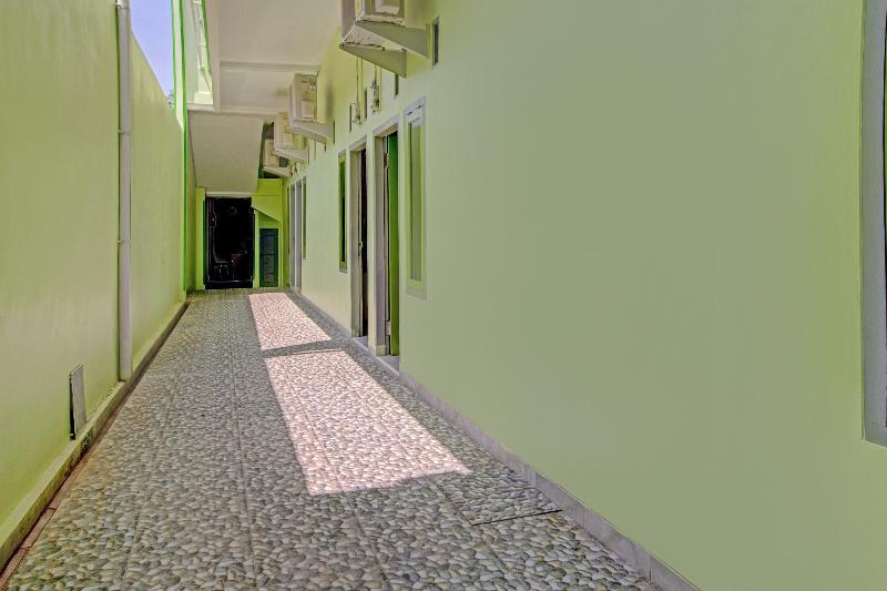 هتل Reddoorz Syariah At Shakira Alesha Enggal