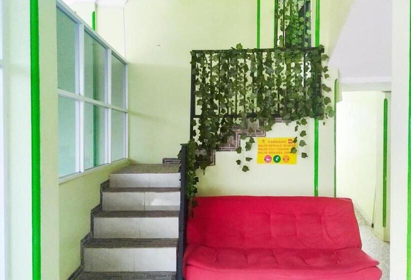 هتل Reddoorz Syariah At Shakira Alesha Enggal