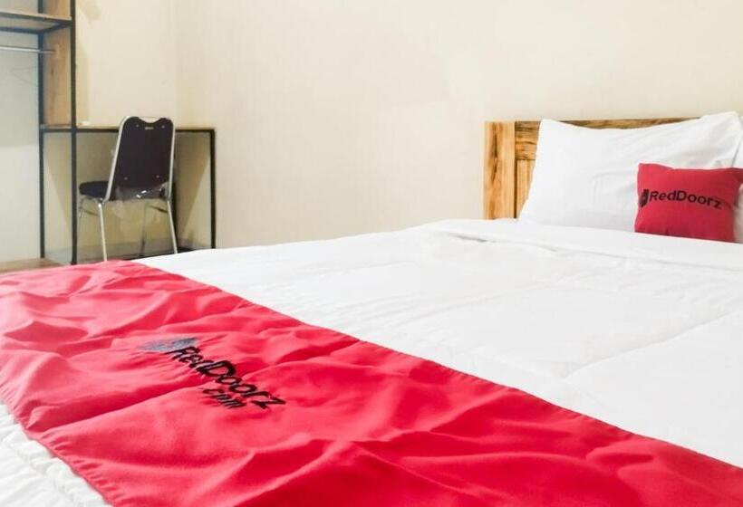 هتل Reddoorz Syariah At Shakira Alesha Enggal