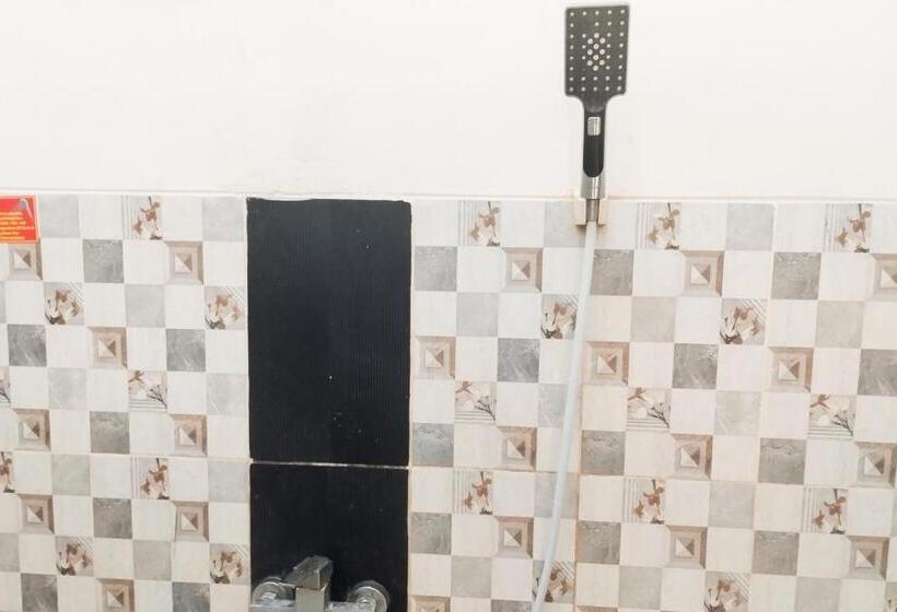 هتل Reddoorz Syariah At Shakira Alesha Enggal