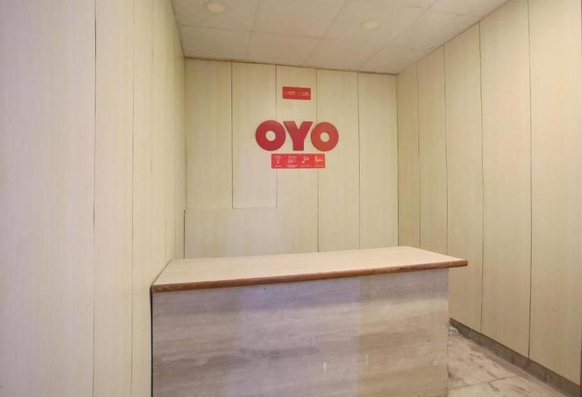 ホテル Oyo 38417 Silver Villa