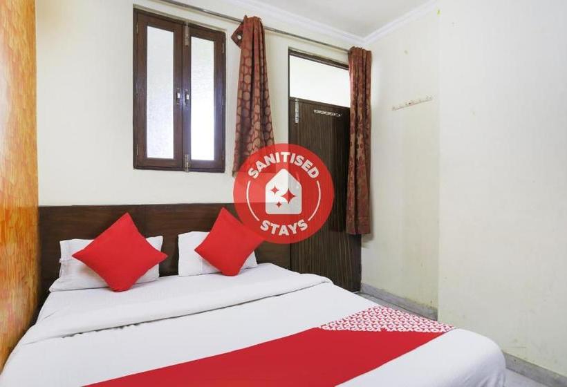 Hotel Oyo 76309 Royal Palace