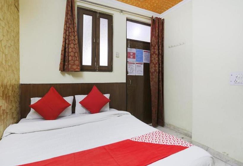 Hotel Oyo 76309 Royal Palace