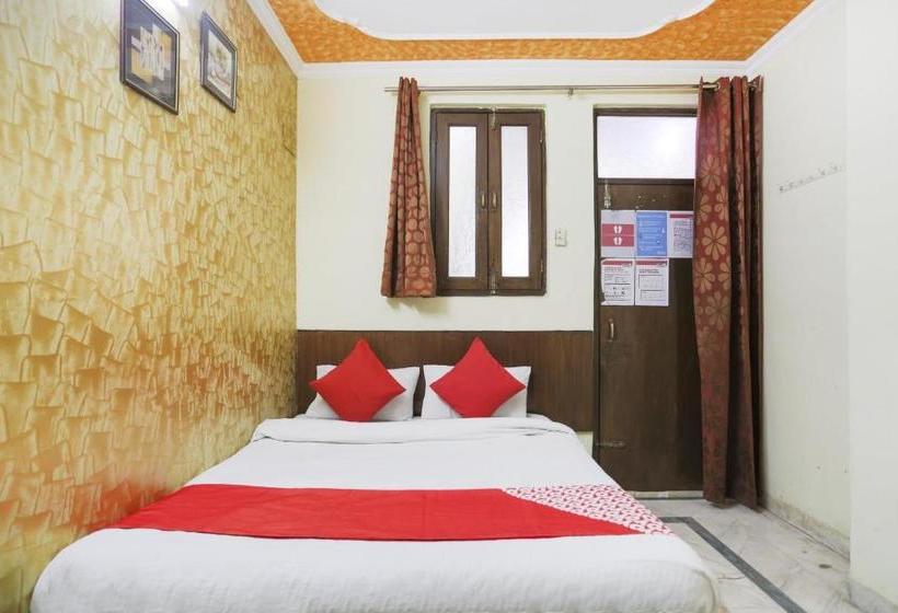 Hotel Oyo 76309 Royal Palace