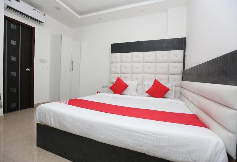 Hotelli Oyo 76504  Royal Palace