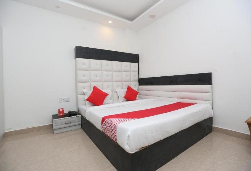 Hotelli Oyo 76504  Royal Palace