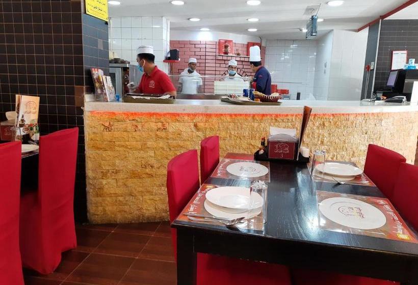 Hotel Oyo 9049 Pearl Grand