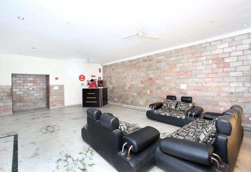 Hotel Oyo 9049 Pearl Grand