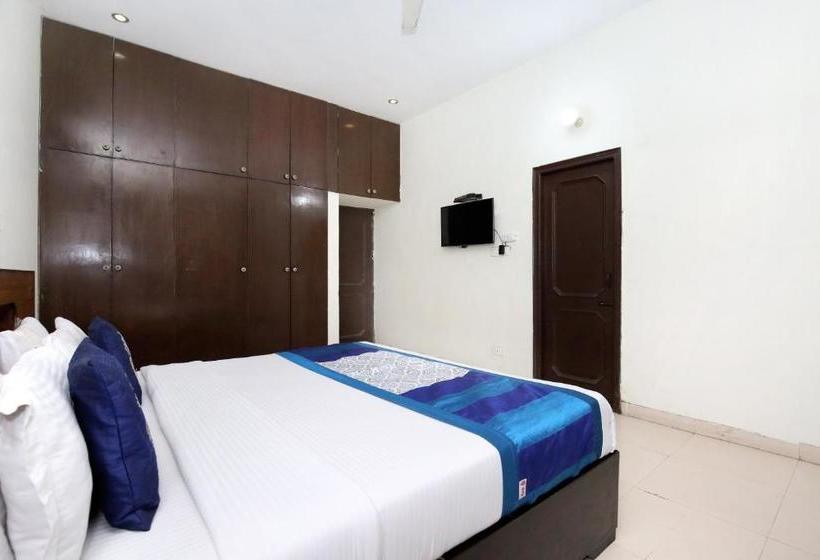 Hotel Oyo 9049 Pearl Grand