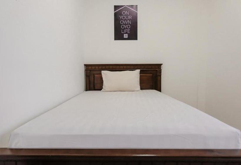 Hotel Oyo Life 2734 Griya Mumpuni