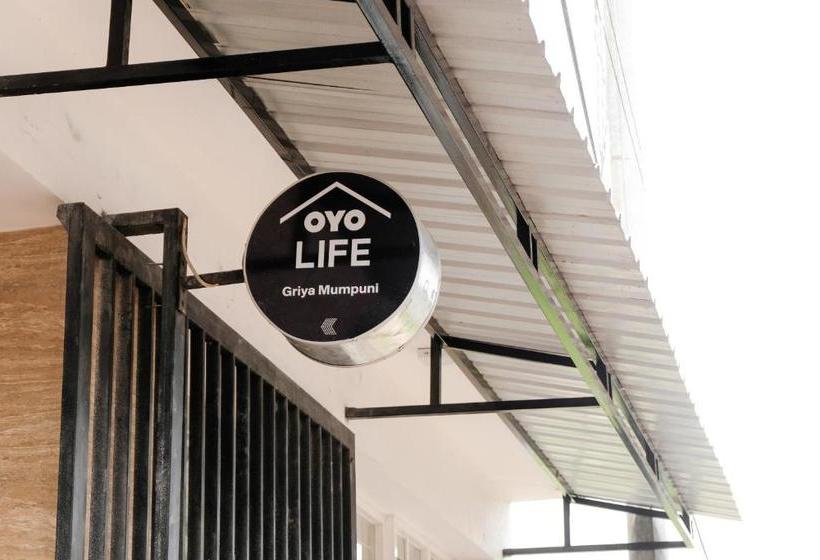 Hotel Oyo Life 2734 Griya Mumpuni