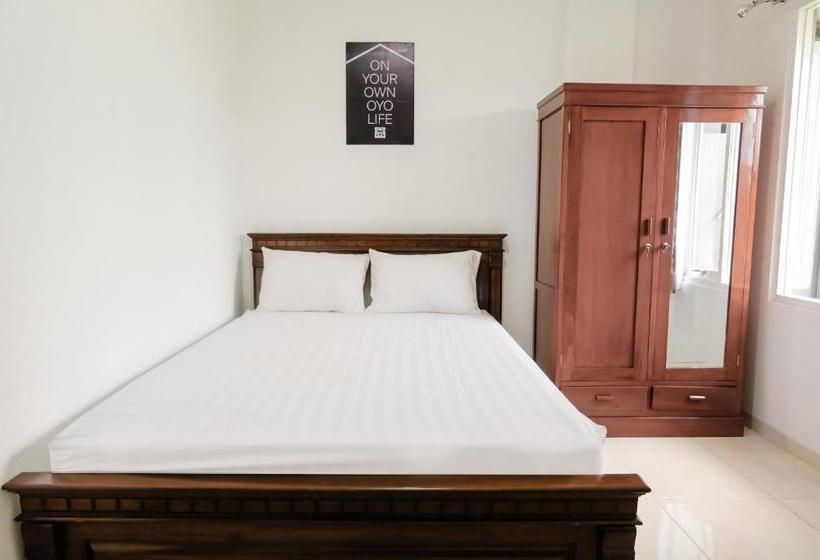 Hotel Oyo Life 2734 Griya Mumpuni
