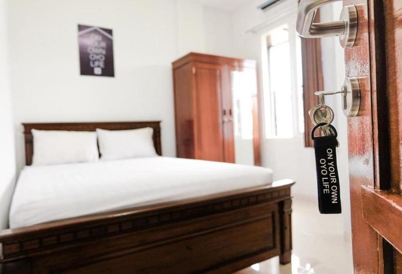 Hotel Oyo Life 2734 Griya Mumpuni