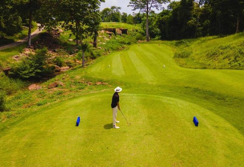 Mountain Creek Golf Resort & Residences