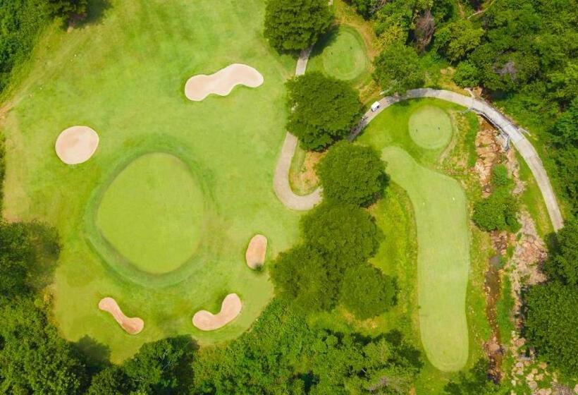 Mountain Creek Golf Resort & Residences