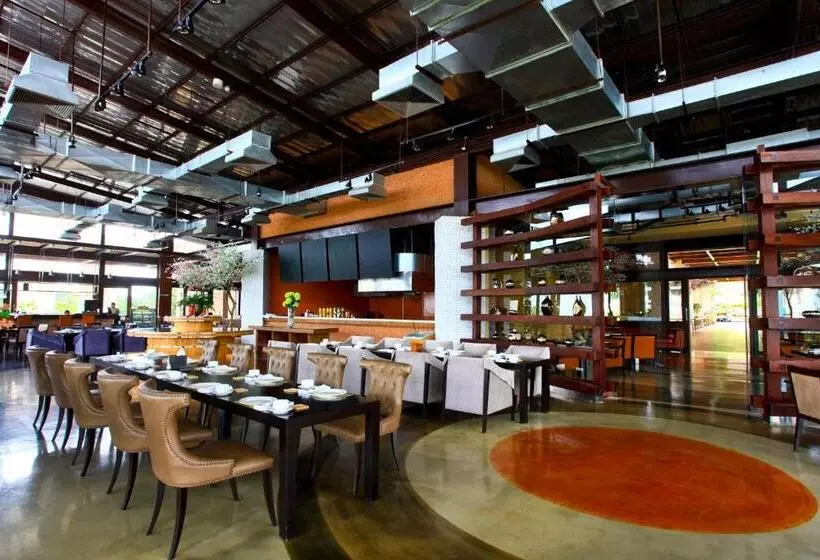 Mountain Creek Golf Resort & Residences