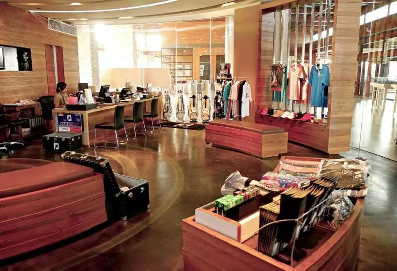 Mountain Creek Golf Resort & Residences