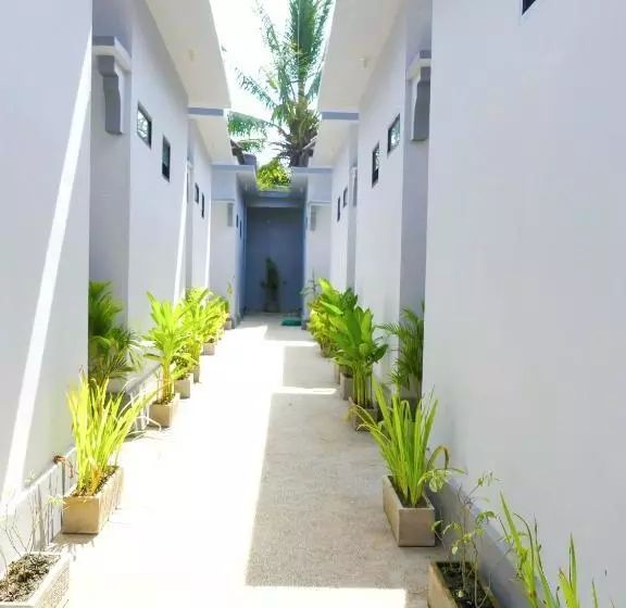 ペンション Kutamara House