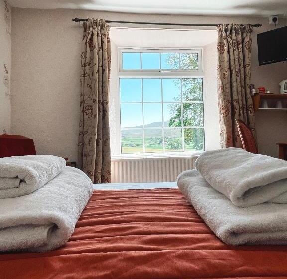 فندق صغير The Fat Lamb Country Inn And Nature Reserve