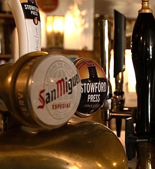 فندق صغير The Fat Lamb Country Inn And Nature Reserve