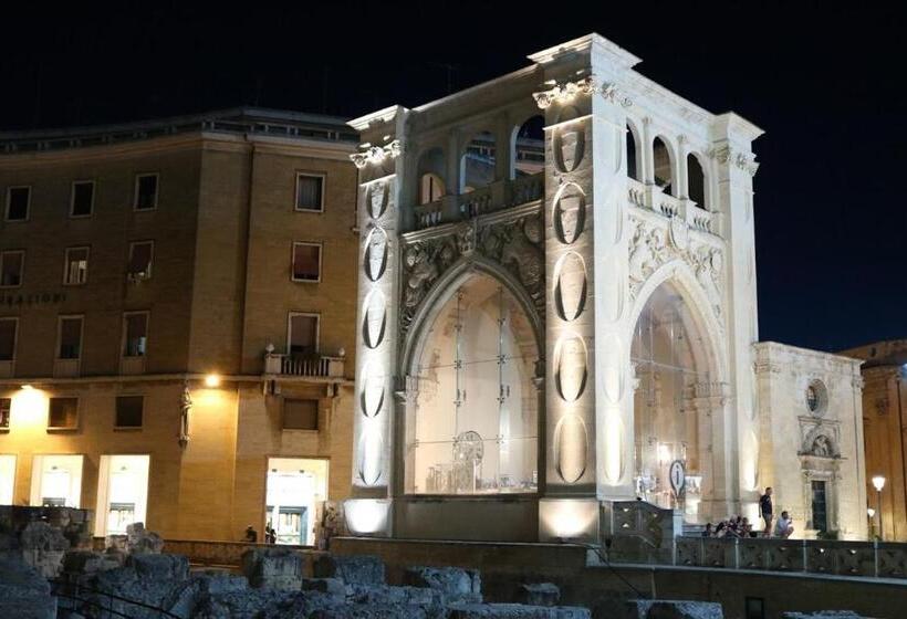 تختخواب و صبحانه Central Plaza