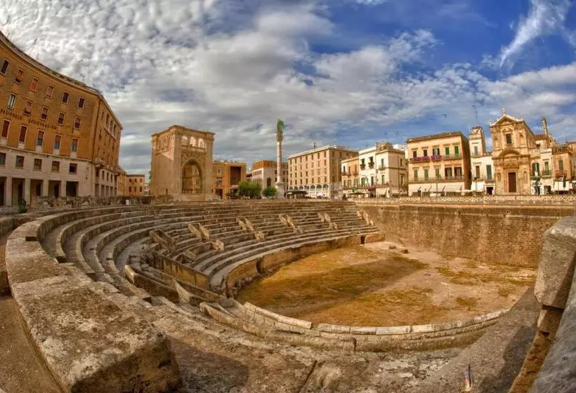 تختخواب و صبحانه Central Plaza