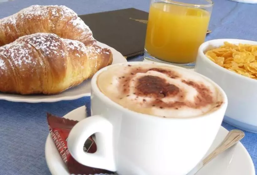 تختخواب و صبحانه Central Plaza