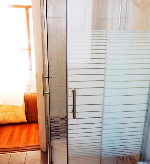 تختخواب و صبحانه Central Plaza