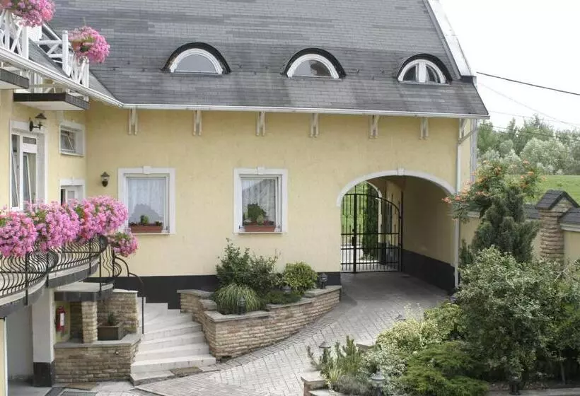 Aamiaismajoitus (B&B) Relax Panzió