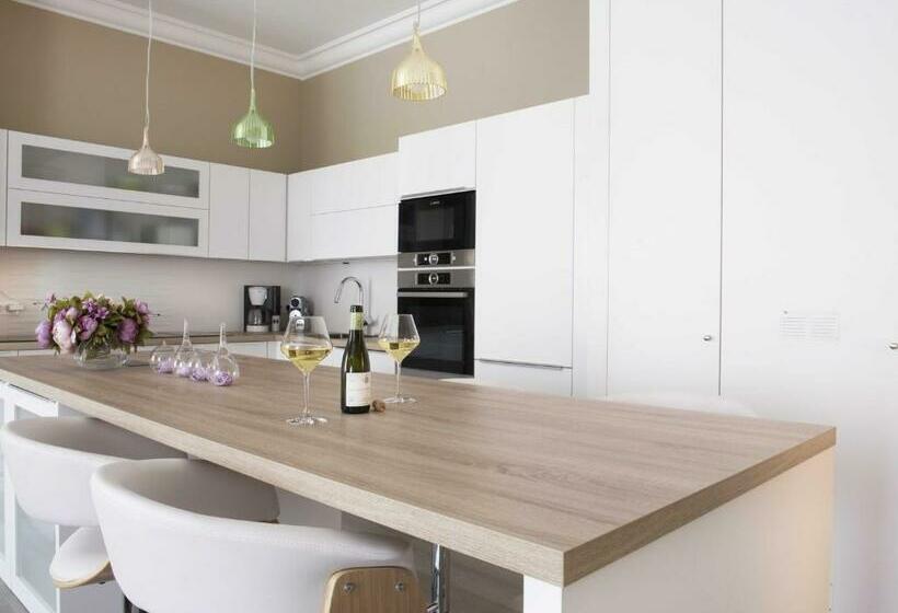 مبيت وإفطار Sasha S Place   Appartement De Luxe   Hypercentre