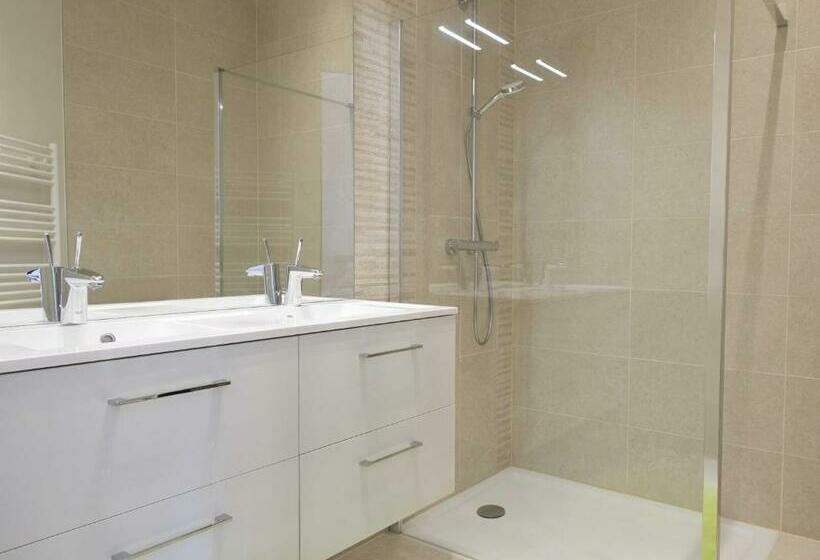 مبيت وإفطار Sasha S Place   Appartement De Luxe   Hypercentre