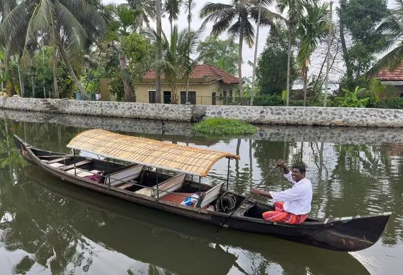 ベッドアンドブレックファースト The Lake Paradise Boutique Resort