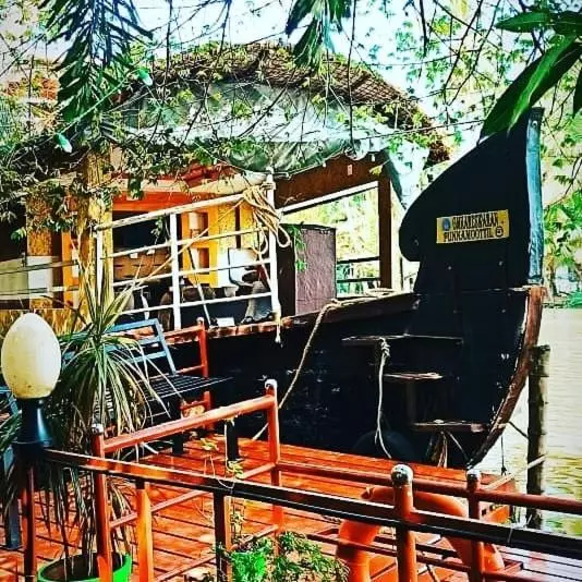 ベッドアンドブレックファースト The Lake Paradise Boutique Resort