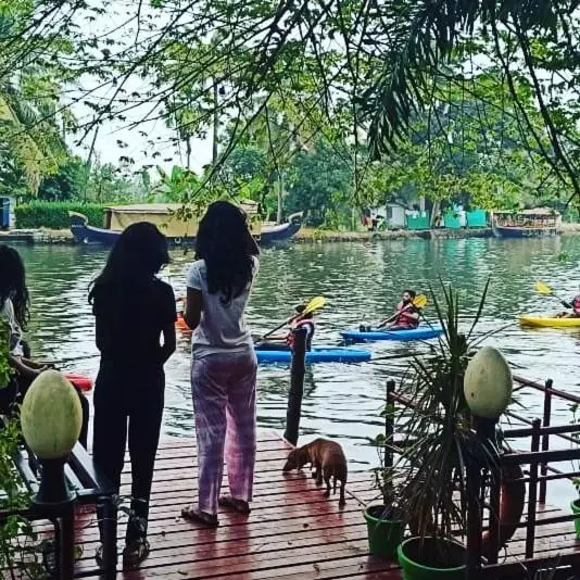 ベッドアンドブレックファースト The Lake Paradise Boutique Resort